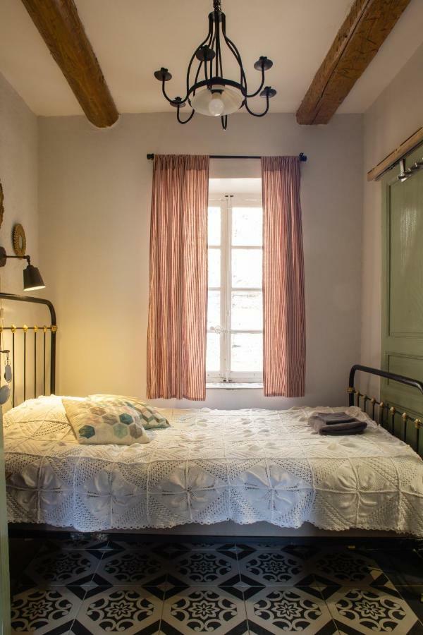 Hotel Chez Les Amis Saint-Nazaire-de-Ladarez Exteriér fotografie