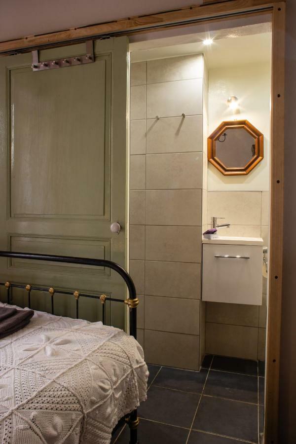 Hotel Chez Les Amis Saint-Nazaire-de-Ladarez Exteriér fotografie